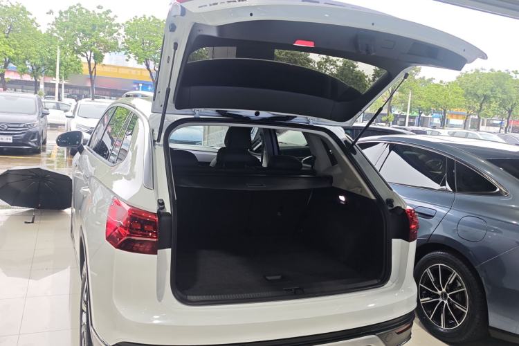 Used Volkswagen Tayron 2020 330TSI Two-Wheel Drive Luxury Smart Connectivity Version Trunk
