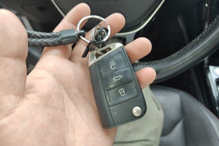 Used Volkswagen Tayron 2020 280TSI Two-Wheel Drive Luxury Connect Edition Vehicle Key