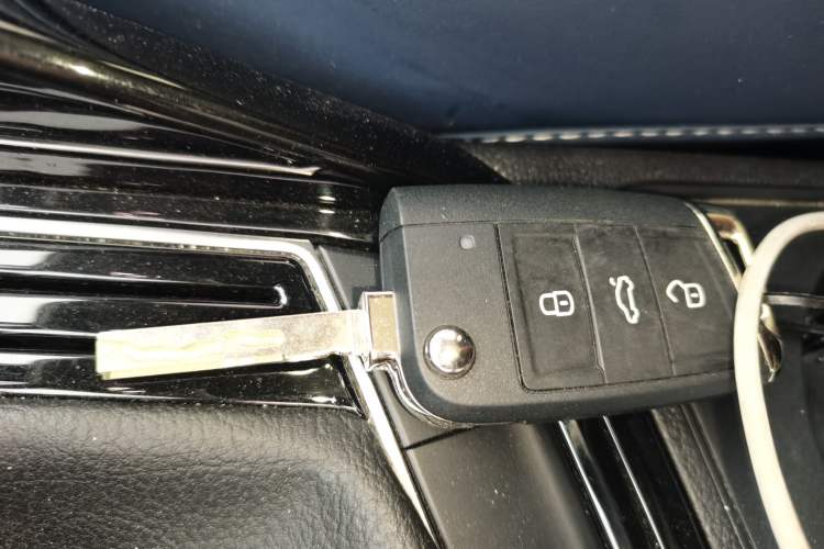 Used Volkswagen Tayron 2020 330TSI Two-Wheel Drive Luxury Smart Connectivity Version Vehicle Key