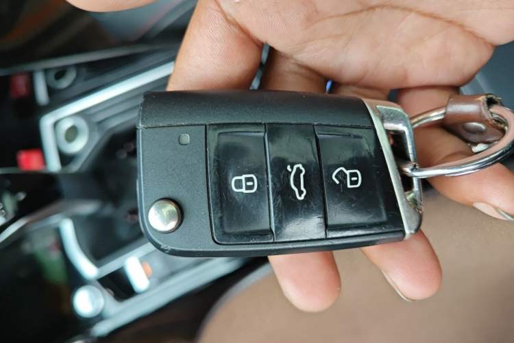 Used Volkswagen Tayron 2020 330TSI Two-Wheel Drive Luxury Connected Pro Edition Vehicle Key