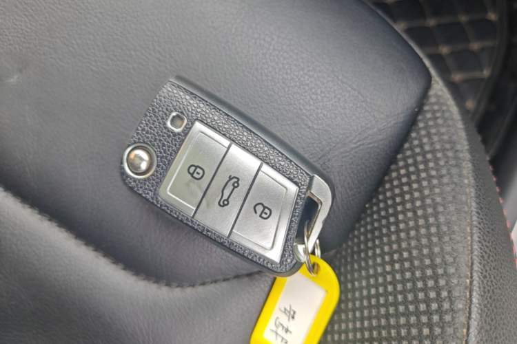 Used Volkswagen Tayron 2020 330TSI Two-Wheel Drive Luxury Smart Connectivity Version Vehicle Key