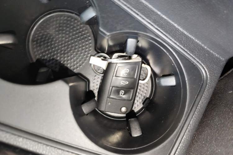 Used Volkswagen Tayron 2020 330TSI Two-Wheel Drive Luxury Smart Connectivity Version Vehicle Key