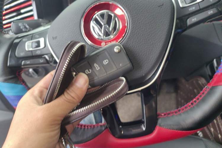 Used Volkswagen Tayron 2020 330TSI Two-Wheel Drive Luxury Smart Connectivity Version Vehicle Key