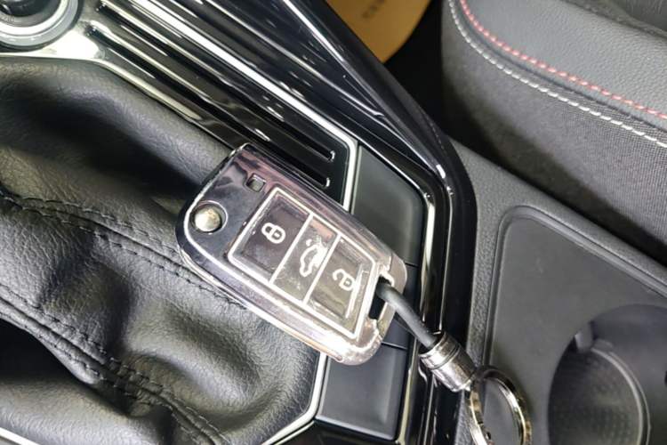 Used Volkswagen Tayron 2020 330TSI Two-Wheel Drive Luxury Smart Connectivity Version Vehicle Key