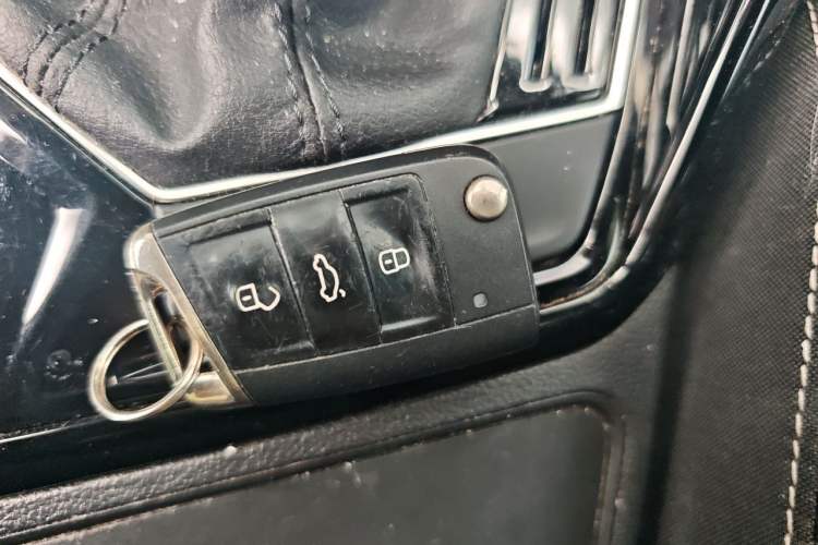 Used Volkswagen Tayron 2020 330TSI Two-Wheel Drive Luxury Smart Connectivity Version Vehicle Key