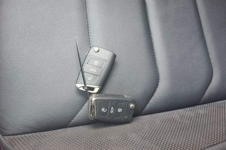 Used Volkswagen Tayron 2020 330TSI Two-Wheel Drive Luxury Smart Connectivity Version Vehicle Key