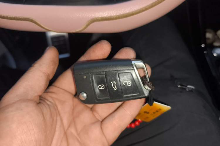 Used Volkswagen Tayron 2020 380TSI All-Wheel Drive R-Line Connected Version Vehicle Key