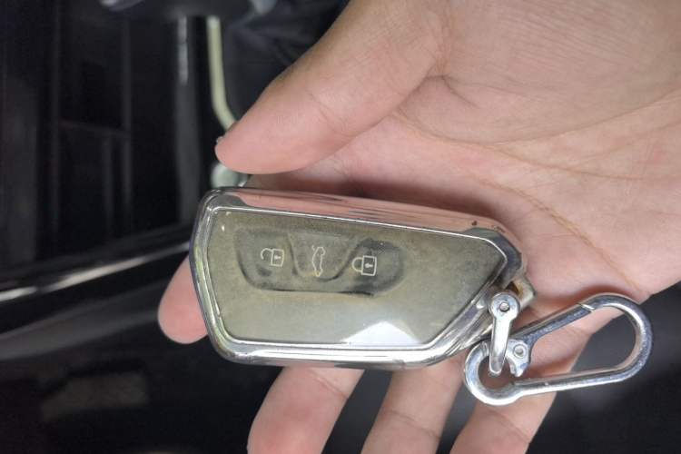 Used Volkswagen Tayron 2020 330TSI Two-Wheel Drive Luxury Smart Connectivity Version Vehicle Key