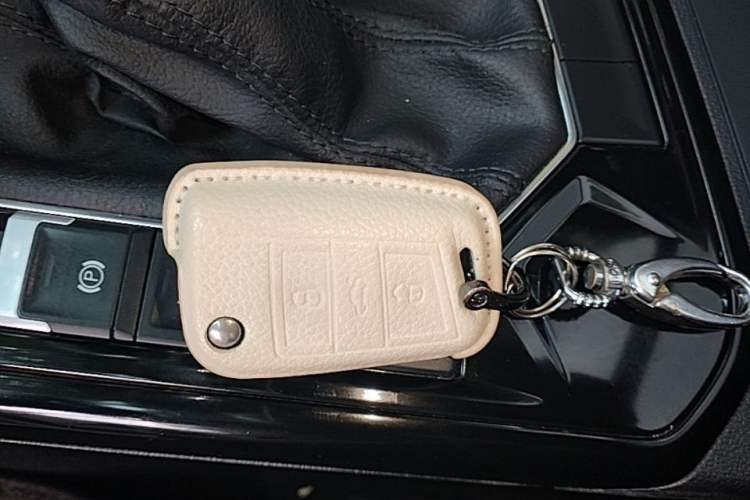 Used Volkswagen Tayron 2020 330TSI Two-Wheel Drive Luxury Smart Connectivity Version Vehicle Key