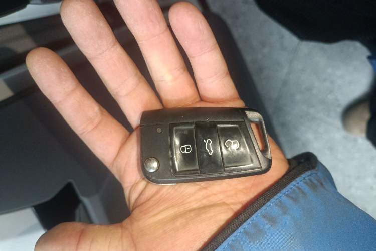 Used Volkswagen Tayron 2020 280TSI Two-Wheel Drive Luxury Connect Edition Vehicle Key