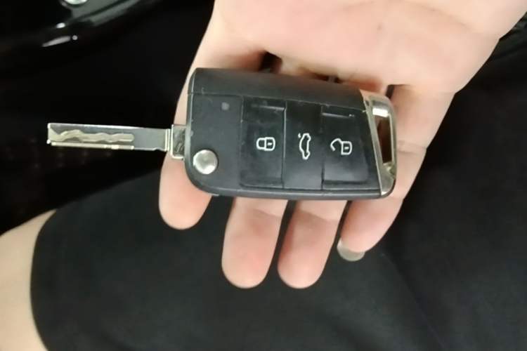 Used Volkswagen Tayron 2020 330TSI Two-Wheel Drive Luxury Connected Pro Edition Vehicle Key