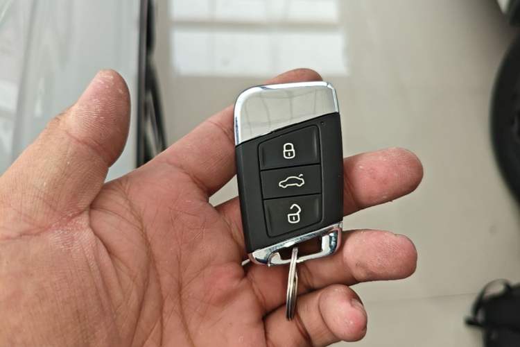 Used Volkswagen Tayron 2020 330TSI Two-Wheel Drive Luxury Smart Connectivity Version Vehicle Key