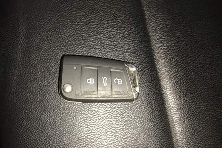 Used Volkswagen Tayron 2020 330TSI Two-Wheel Drive Luxury Smart Connectivity Version Vehicle Key