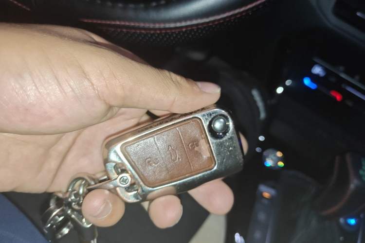 Used Volkswagen Tayron 2020 380TSI All-Wheel Drive R-Line Connected Version Vehicle Key