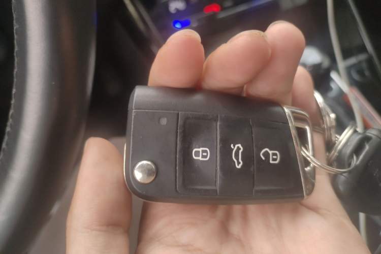 Used Volkswagen Tayron 2020 330TSI Two-Wheel Drive Luxury Smart Connectivity Version Vehicle Key