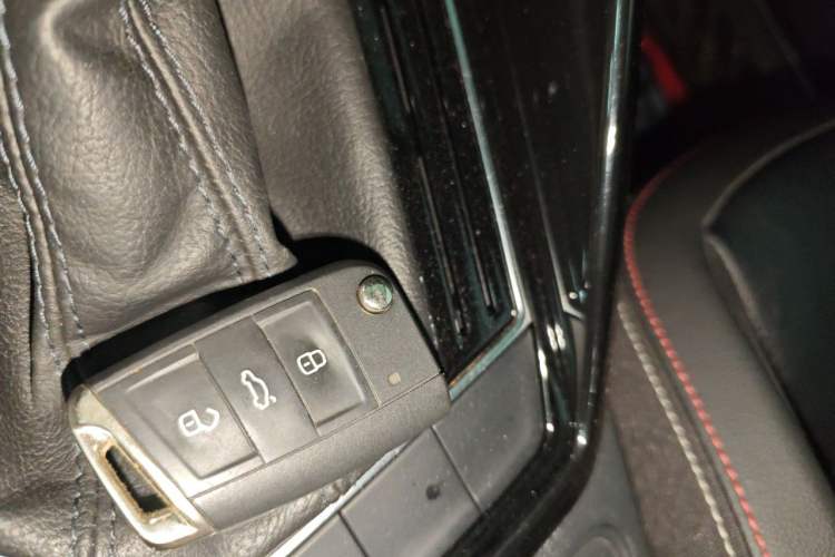 Used Volkswagen Tayron 2020 330TSI Two-Wheel Drive Luxury Smart Connectivity Version Vehicle Key