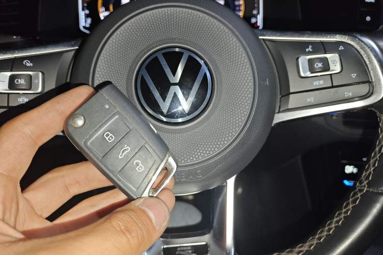 Used Volkswagen Tayron 2020 380TSI All-Wheel Drive R-Line Connected Version Vehicle Key