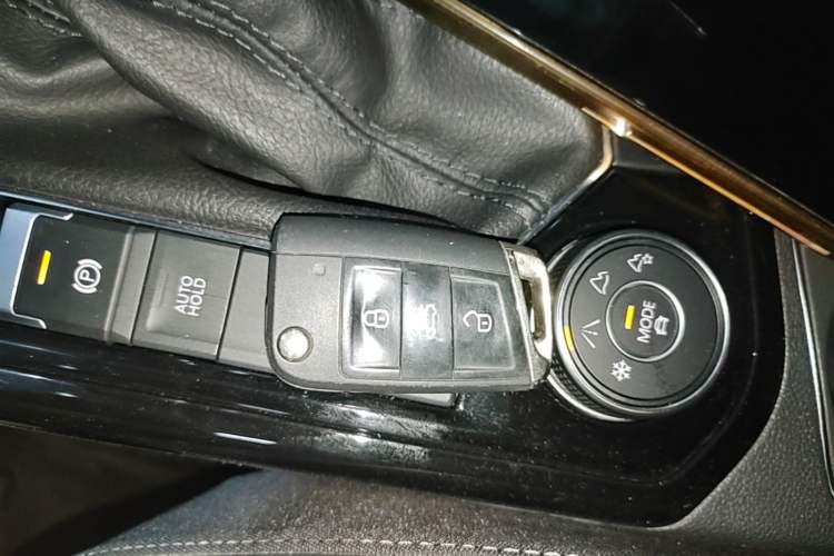 Used Volkswagen Tayron 2020 380TSI Four-Wheel Drive Luxury Connect Pro Edition Vehicle Key