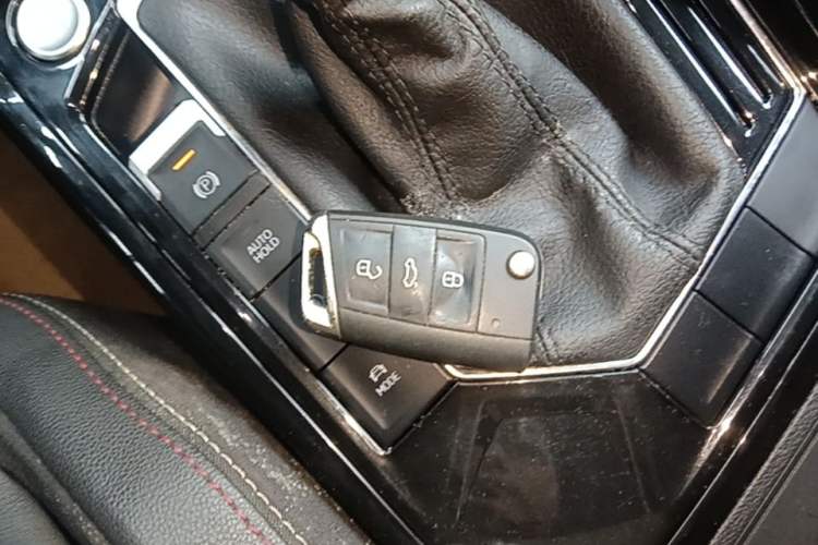 Used Volkswagen Tayron 2020 330TSI Two-Wheel Drive Luxury Smart Connectivity Version Vehicle Key