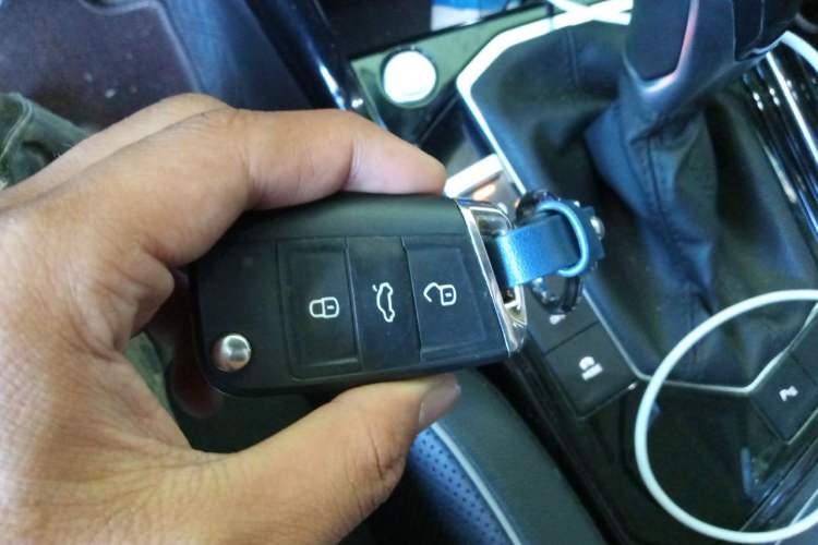 Used Volkswagen Tayron 2020 330TSI Two-Wheel Drive Luxury Connected Pro Edition Vehicle Key