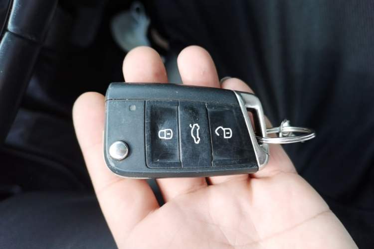 Used Volkswagen Tayron 2020 330TSI Two-Wheel Drive Luxury Smart Connectivity Version Vehicle Key