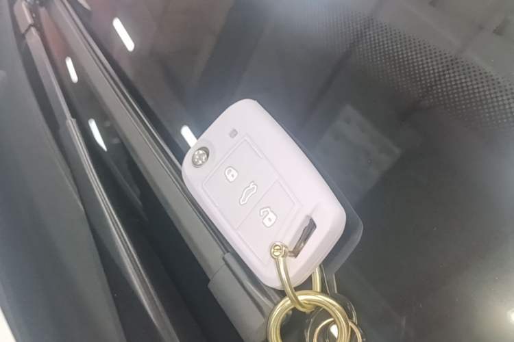 Used Volkswagen Tayron 2020 280TSI Two-Wheel Drive Luxury Connect Edition Vehicle Key