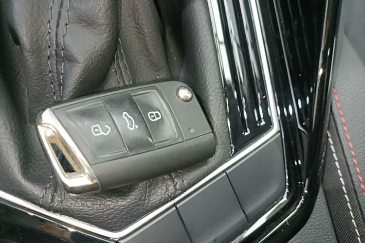 Used Volkswagen Tayron 2020 330TSI Two-Wheel Drive Luxury Smart Connectivity Version Vehicle Key