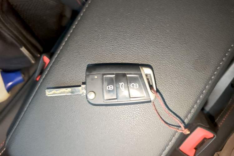 Used Volkswagen Tayron 2020 330TSI Two-Wheel Drive Luxury Smart Connectivity Version Vehicle Key