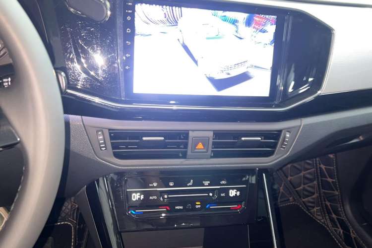 Used Volkswagen Tayron 2020 330TSI Two-Wheel Drive Luxury Smart Connectivity Version Audio And AC Panel