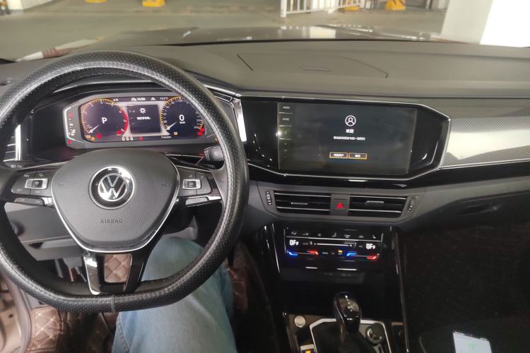 Used Volkswagen Tayron 2020 380TSI Four-Wheel Drive Luxury Connect Pro Edition Center Console