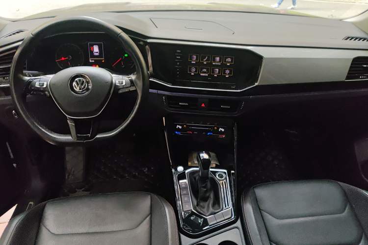 Used Volkswagen Tayron 2020 330TSI Two-Wheel Drive Luxury Smart Connectivity Version Center Console