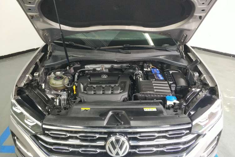 Used Volkswagen Tayron 2020 330TSI Two-Wheel Drive Luxury Smart Connectivity Version Engine Bay