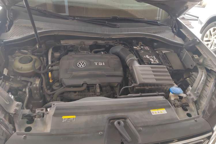 Used Volkswagen Tayron 2020 380TSI Four-Wheel Drive Luxury Connect Pro Edition Engine Bay