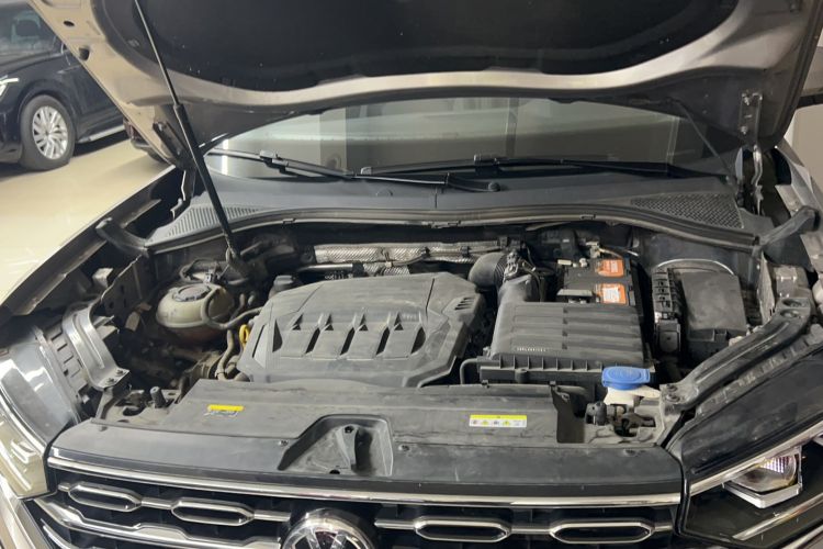 Used Volkswagen Tayron 2020 330TSI Two-Wheel Drive Luxury Smart Connectivity Version Engine Bay