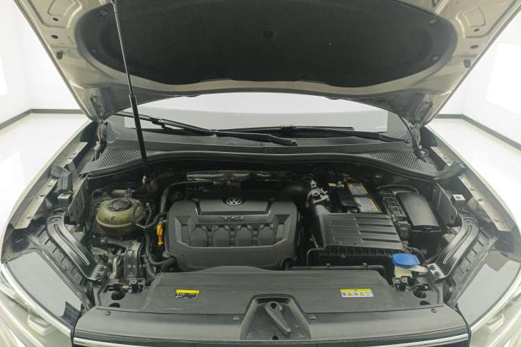 Used Volkswagen Tayron 2020 330TSI Two-Wheel Drive Luxury Smart Connectivity Version Engine Bay
