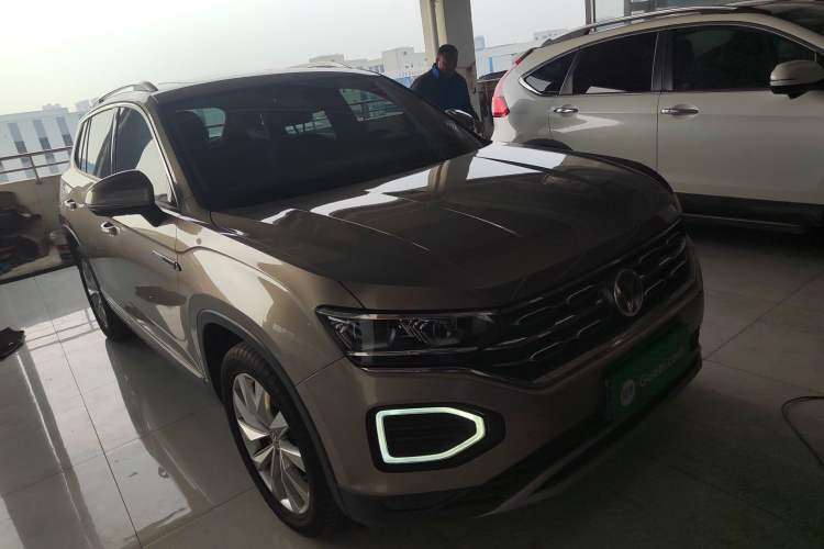 Used Volkswagen Tayron 2020 380TSI Four-Wheel Drive Luxury Connect Pro Edition Front Right 45 Deg
