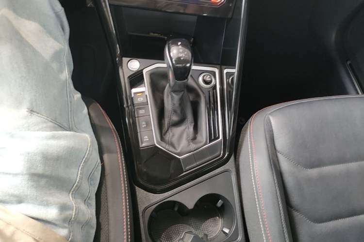 Used Volkswagen Tayron 2020 330TSI Two-Wheel Drive Luxury Smart Connectivity Version Gear Lever