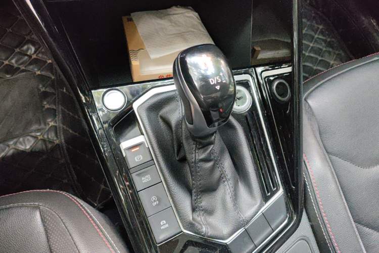 Used Volkswagen Tayron 2020 330TSI Two-Wheel Drive Luxury Smart Connectivity Version Gear Lever
