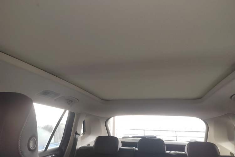 Used Volkswagen Tayron 2020 380TSI Four-Wheel Drive Luxury Connect Pro Edition Headliner