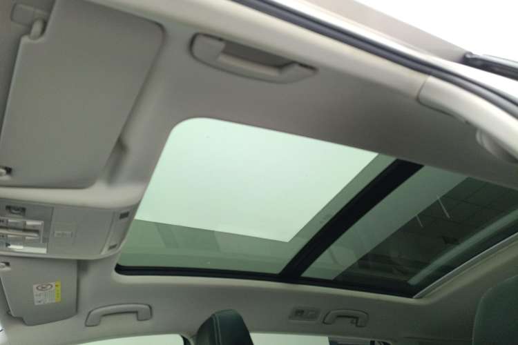 Used Volkswagen Tayron 2020 330TSI Two-Wheel Drive Luxury Smart Connectivity Version Headliner