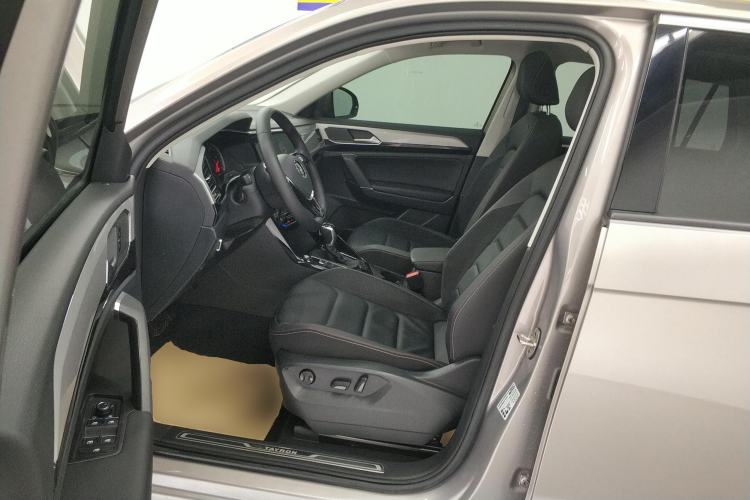 Used Volkswagen Tayron 2020 330TSI Two-Wheel Drive Luxury Smart Connectivity Version Left Front Seat