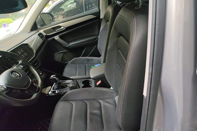 Used Volkswagen Tayron 2020 330TSI Two-Wheel Drive Luxury Smart Connectivity Version Left Front Seat