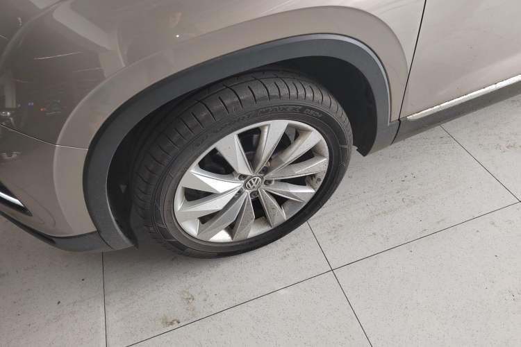 Used Volkswagen Tayron 2020 380TSI Four-Wheel Drive Luxury Connect Pro Edition Left Front Wheel Hub