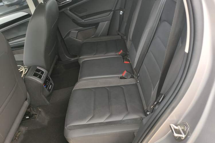 Used Volkswagen Tayron 2020 330TSI Two-Wheel Drive Luxury Smart Connectivity Version Left Rear Seat