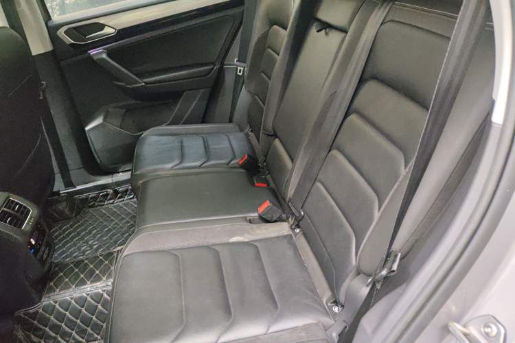 Used Volkswagen Tayron 2020 330TSI Two-Wheel Drive Luxury Smart Connectivity Version Left Rear Seat