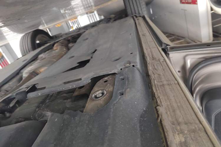 Used Volkswagen Tayron 2020 380TSI Four-Wheel Drive Luxury Connect Pro Edition Left Side Sill