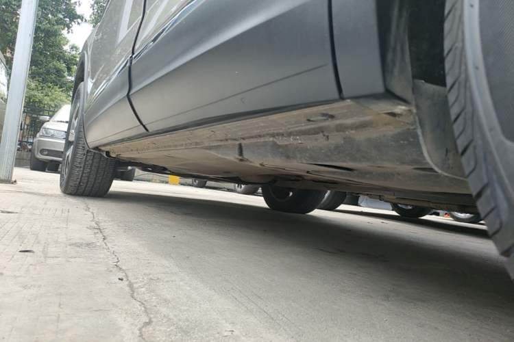 Used Volkswagen Tayron 2020 330TSI Two-Wheel Drive Luxury Smart Connectivity Version Left Side Sill