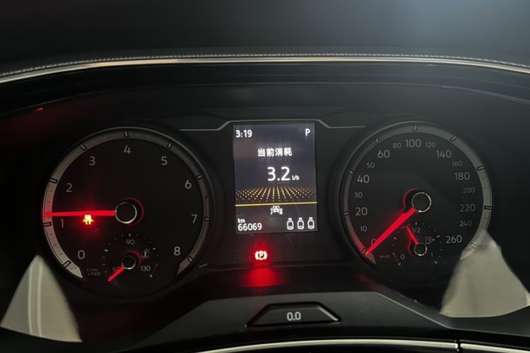 Used Volkswagen Tayron 2020 330TSI Two-Wheel Drive Luxury Smart Connectivity Version Odometer Close Up