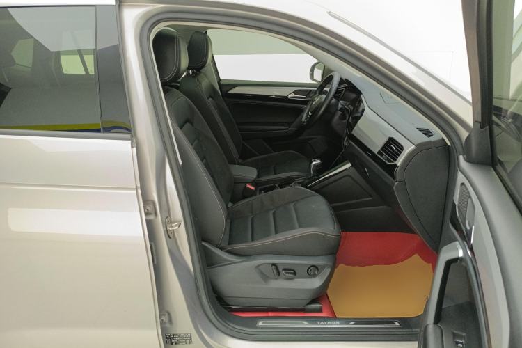 Used Volkswagen Tayron 2020 330TSI Two-Wheel Drive Luxury Smart Connectivity Version Right Front Seat