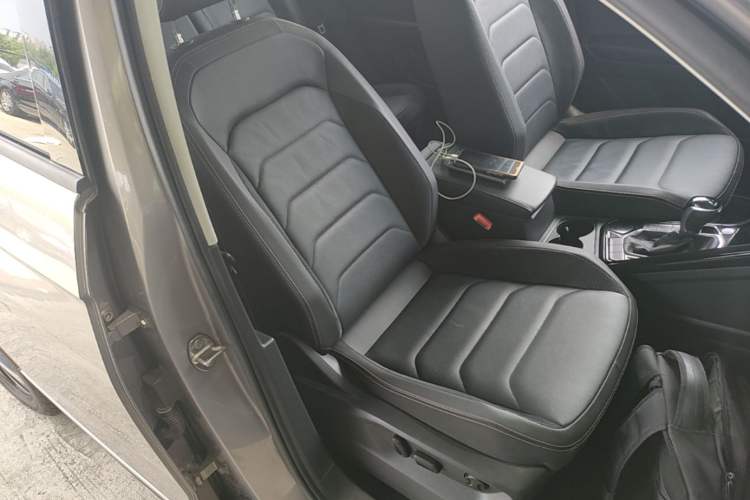 Used Volkswagen Tayron 2020 330TSI Two-Wheel Drive Luxury Smart Connectivity Version Right Front Seat